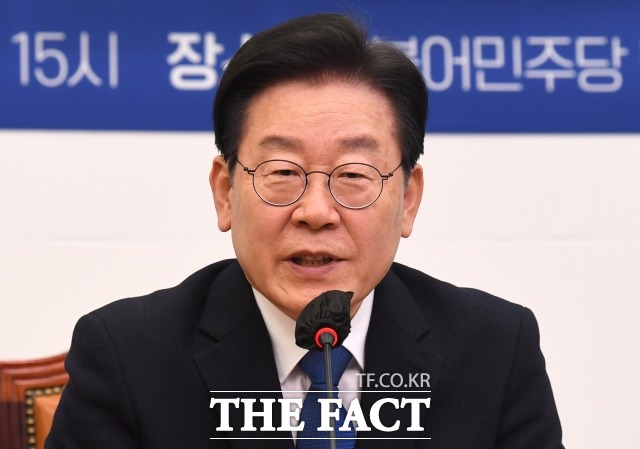 이재명 더불어민주당 대표가 체포동의안 국회 보고를 하루 앞둔 23일 오전 국회에서 기자간담회를 열고 자신의 입장을 밝히고, 기자들과의 질의응답을 진행했다. /이새롬 기자