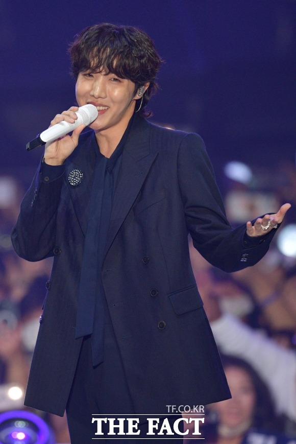 그룹 방탄소년단(BTS)의 멤버 제이홉이 진에 이어 팀 내 두 번째로 입대할 것으로 보인다. /남윤호 기자