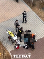  친구에게 흉기 휘둘러 숨지게 한 10대 경찰에 체포