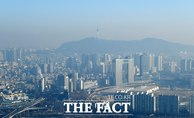 2일 국토교통부에 따르면 지난해 전국 건축물 동수는 전년 대비 0.5% 증가한 735만4340동으로 나타났다. /남용희 기자