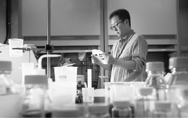 이권선 대표가 이끄는 마스크팩 시트 소재 전문기업 셀바이오휴먼텍이 다음 달 코스닥에 상장한다. /셀바이오휴먼텍 홈페이지 갈무리