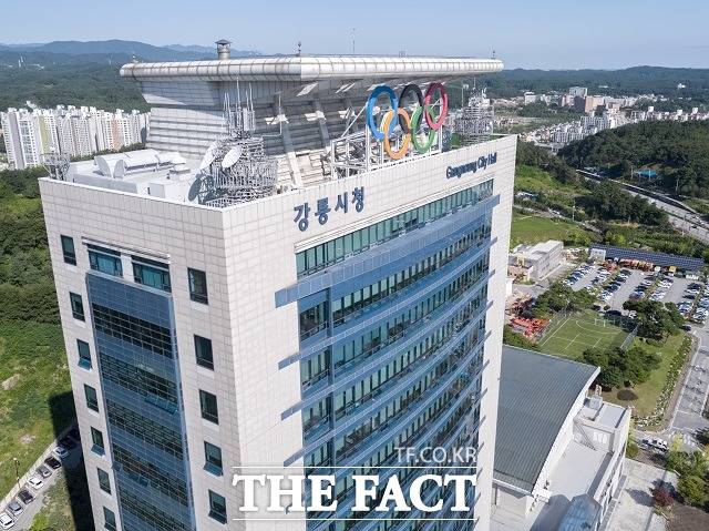 3일 강릉시는 도시계획위원회가 강릉 향호 국가·지방정원 조성 및 강릉솔향수목원 조성계획 변경 구역의 개발행위허가 제한지역 결정에 대해 조건부 의결했다고 밝혔다.