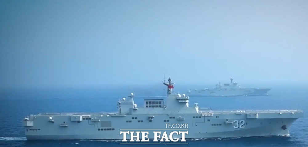 중국해군의 075형 강습상륙함 2번함 광시함이 항해하고 있다. /글로벌타임스