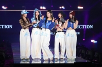  '설레고 영광'…뉴진스, 日 최대 패션 축제 오프닝 장식