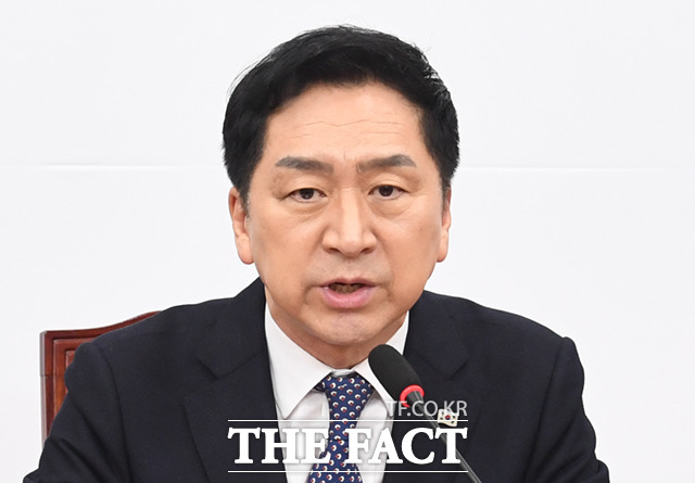 김기현 국민의힘 대표는 9일 정부의 일제 강제동원 피해자에 대한 제3자 변제 방침에 대해 미래 지향적인 한일 관계를 위해 내린 결단으로 피해자 배상 문제는 문재인 정권에서 더 꼬이게 한 측면이 있다고 비판했다. /이새롬 기자