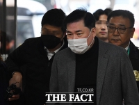  유동규 '김용에게 쇼핑백으로 돈 전달'…재판부 '좀 이상해'