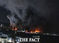  대전 한국타이어 공장에서 화재 발생 [포토]