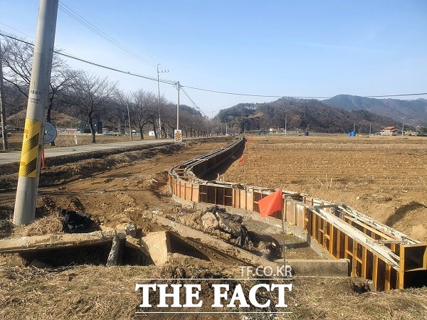 충북 괴산군은 158억원을 들여 군도 및 농어촌도로 32개 노선을 정비한다. /괴산군