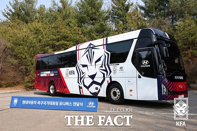 현대자동차가 새롭게 출범한 클린스만호에 20일 전달한 국가대표 버스 유니버스./KFA