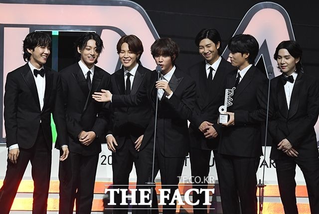 그룹 방탄소년단(BTS)이 한국기업평판연구소가 조사한 3월 스타 브랜드평판 순위에서 1위를 차지했다. /더팩트 DB