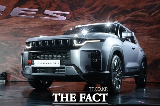 KG모빌리티가 지난 3월 총 1만3679대를 판매하며 전년 동월 대비 판매가 59.1% 늘었다고 밝혔다. 사진은 KG모빌리티의 스포츠유틸리티차량(SUV) 토레스의 모습. /김태환 기자