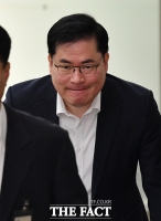  담담한 표정으로 법정 향하는 유동규 [포토]