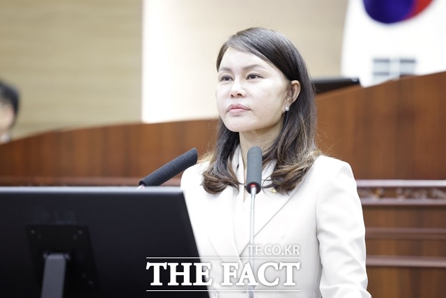 천안시의회 김미화 시의원이 어린이 교통사고 예방을 위한 스마트 스쿨존 구축의 필요성을 제기했다. / 천안시의회