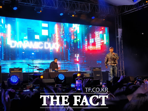 8일 밤 대청공원에서 열린 공연 / 대전=최영규 기자