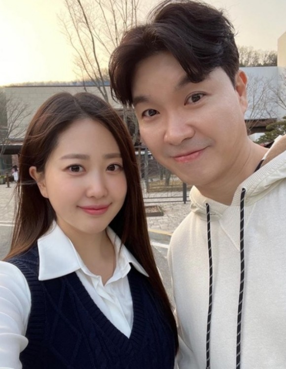 방송인 박수홍의 아내 김다예 씨(왼쪽)가 가짜뉴스로 인한 억울함을 호소했다. /김다예 SNS