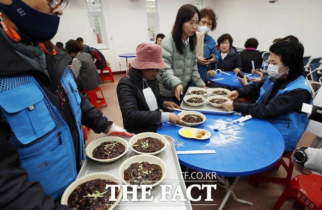 광주 북구가 12일부터 사랑의 밥차 현장 급식을 3년 만에 재개한다. / 광주 북구