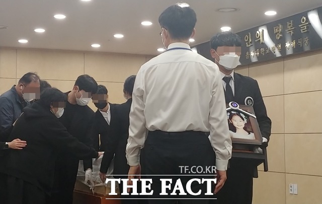 11일 만취차량에 치여 숨진 배승아(9)양의 운구가 진행되고 있다. / 대전=라안일 기자