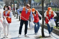  SK이노, 지구의 날까지 산책하며 쓰레기 줍는 캠페인 펼친다