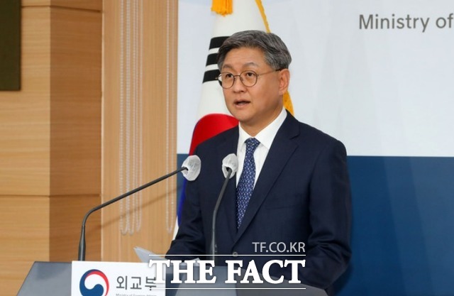 임수석 외교부 대변인이 지난달 30일 오후 서울 종로구 외교부 청사에서 정례 브리핑을 하고 있다. / 뉴시스