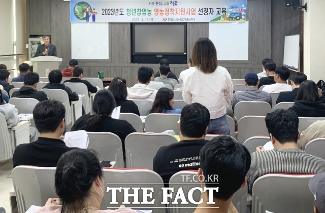 기술센터 관계자는 “농업‧농촌에 관심을 갖고 새롭게 유입된 청년들이 어려움 없이 정착할 수 있도록 아낌없이 지원할 계획”이라며 “앞으로 정읍시 농업 발전에 큰 버팀목이 되어주시기를 바란다”고 말했다. / 정읍시