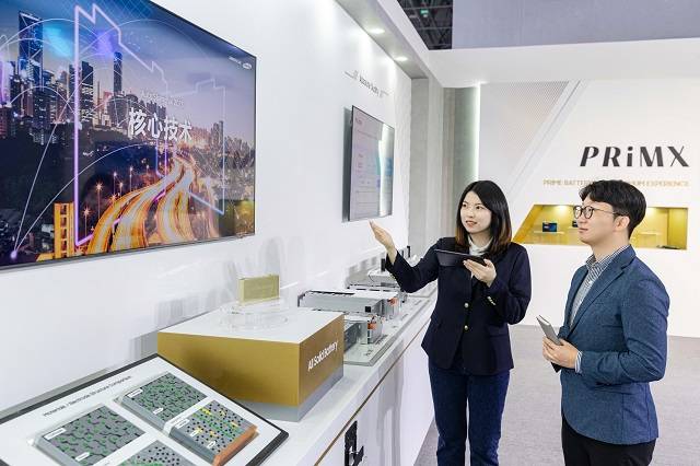 삼성SDI는 오토 상하이 2023에서 고에너지밀도와 급속충전 기술을 비롯해 배터리 브랜드 PRiMX를 중국 시장에 처음으로 선보였다. /삼성SDI