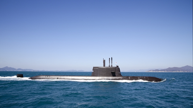 대우조선해양이 건조한 3000톤급 잠수함 안무함이 20일 해군에 인됐다. /방위사업청