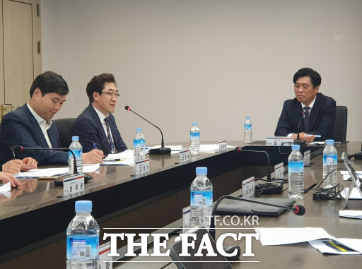 왼쪽부터 김영아 충남대 교수, 한선희 대전시 전략사업실장, 조승래 국회의원. / 대전=최영규 기자