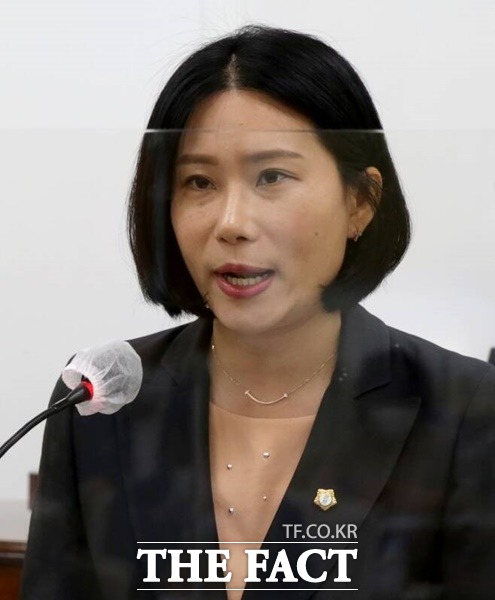서천군의회 이지혜 의원이 민간 병원의 병실을 무단촬영해 논란이 일고 있다. / 더팩트 DB