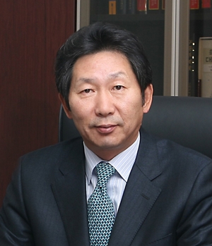 단국대가 튀르키예 지진 피해 복구를 위한 성금을 기탁했다. 사진은 단국대 장호성 이사장. / 단국대