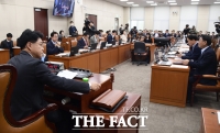  국회 행안위, '전세사기 피해 지원 법안' 논의 [TF사진관]
