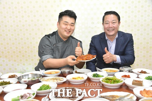 전북 순창군이 26일 LG헬로비전, ‘냉장고를 부탁해’ 등 TV에 출연한 이원일 셰프와 함께 순창 특화 음식 개발과 마케팅을 본격 추진한다고 밝혔다. / 순창군