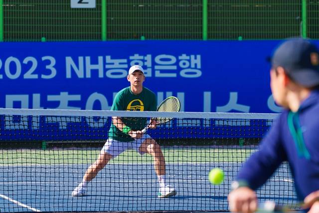 지난 4월 1일부터 9일까지 개최된 2023 NH농협은행 올원 아마추어 테니스 오픈에 참가한 선수들이 경기를 하고 있다. /NH농협은행