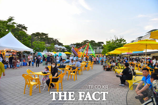 지난해 열린 공주시 밤마실 야시장. /공주시