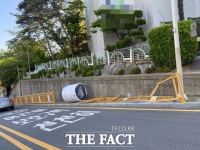  느닷없이 굴러온 1.5톤 '어망실', 등굣길 덮쳐 초등생 1명 숨져