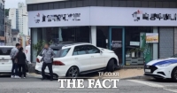  '브레이크 없는 중학생들'...고급 외제차 훔쳐 몰다 상가 들이받아(종합)