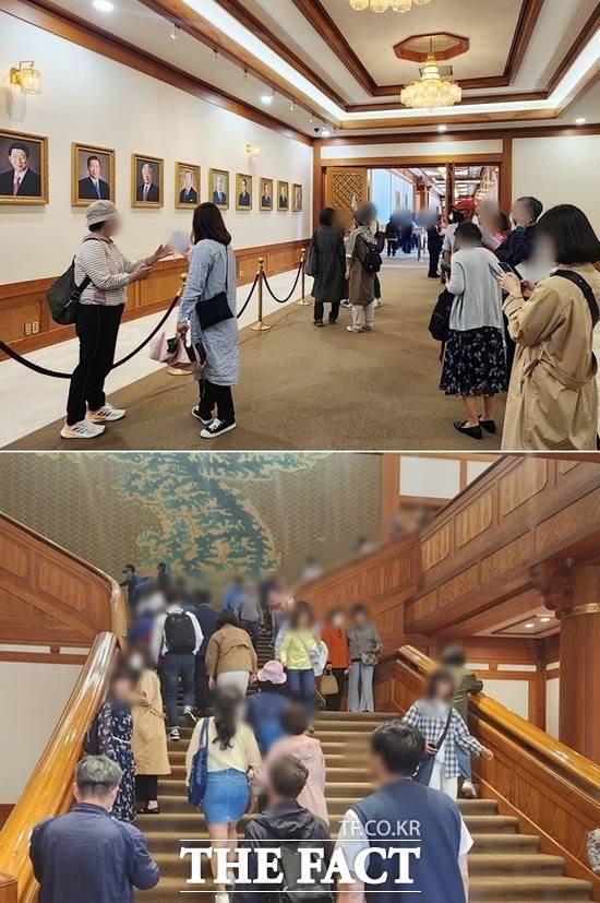 본관 1층에는 역대 대통령 초상화가 전시돼 있었다(위). 본관 2층을 올라가는 계단에는 인파가 몰려 질서 유지를 돕는 직원이 배치돼 있었다(아래). /송다영 기자