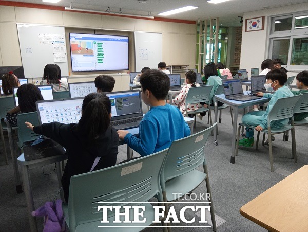 ICT창의융합체험교육 현장 모습. /진천군.