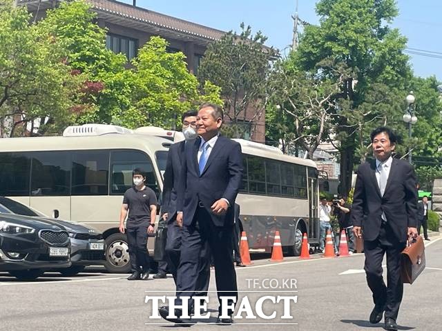 이상민 행정안전부 장관이 9일 서울 종로구 헌법재판소에 출석하고 있다./김시형 인턴기자