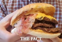  [현장FACT] '간단하게 점심은 햄버거?'는 옛말…가격에 놀랐다 (영상)