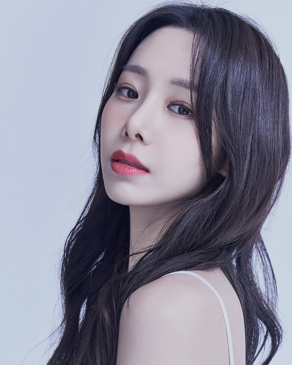 10일 빅보스엔터테인먼트는 베스티 출신 가수 겸 배우 정유지와 전속계약을 체결했다고 밝혔다. /빅보스엔터테인먼트 제공