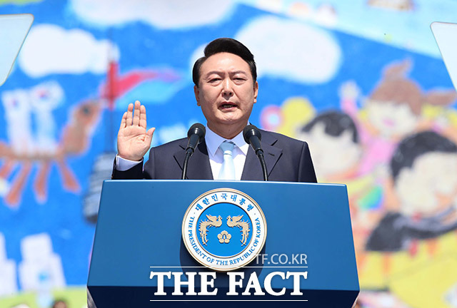 대한상공회의소가 국내 73개 지역상공회의소 회장을 대상으로 실시한 윤석열 정부 1년, 기업 제도·정책 개선 성과와 향후 과제 조사 결과 기업세제, 첨단산업 등 제도·정책이 개선됐다는 평가가 나왔다. /이새롬 기자