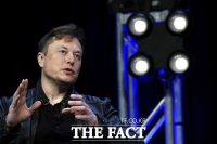  일론 머스크, 트위터 CEO 물러나…테슬라 주가 2.10 ↑