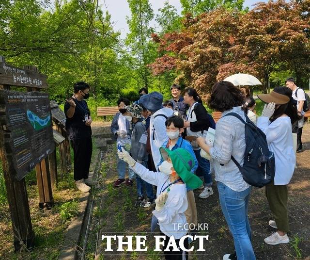 농어촌연구원 내 간척 습지를 활용한 ‘청소년 생태투어 프로그램’이 큰 호응을 얻고 있다. / 한국농어촌공사