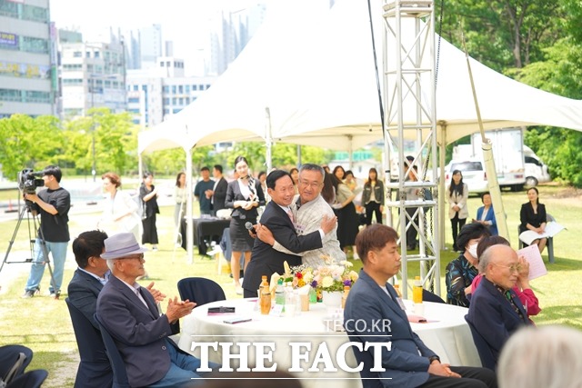 충남 천안시가 지난 15일 전국 지자체 최초로 ‘스승의 날’ 행사를 개최했다. / 천안시