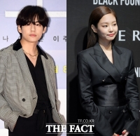  뷔·제니, 파리 데이트 영상+목격담…'매니저들 뒤따라'