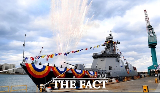 강력한 대잠능력을 갖춘 대구급 신형 호위함 천안함이 2021년 11월9일 진수된 뒤 위용을 자랑하고 있다./해군