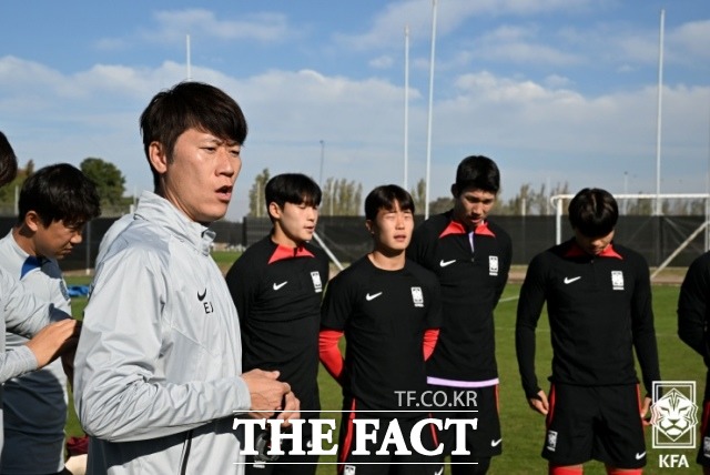 김은중 U-20 한국축구대표팀 감독이 23일 프랑스전 전략에 관해 카운터 어택을 준비했다고 털어놨다. /대한축구협회
