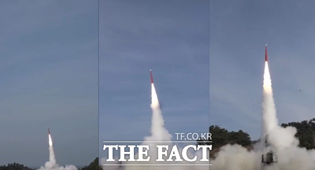 장거리 요격미사일 L-SAM이 네 번째 시험발사에 성공했다.이에 따라 군당국은 오는 2025년 양산에 착수하기로 했다. 사진은 지난해 2월 발사모습./뉴시스