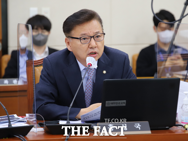 홍성국 더불어민주당 국회의원(세종갑)이 국정감사에서 질의하고 있다. / 홍성국 의원실
