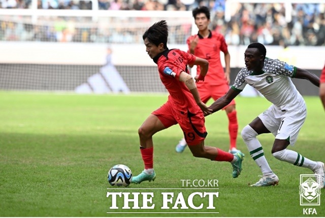 김은중호의 배서준이 5일 나이지리아와 2023 FIFA U-20 월드컵 8강전에서 돌파를 시도하고 있다./산티아고 델 에스테로(아르헨티나)=KFA